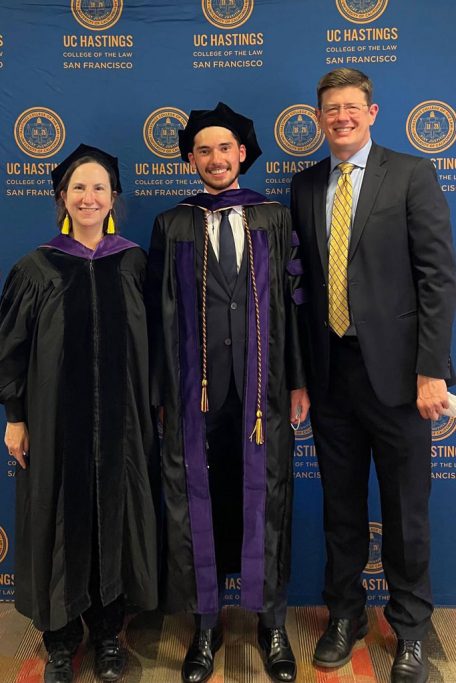 ch-uc-hastings-hooding Die Hooding-Zeremonie
