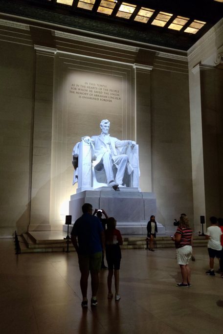 pk-george-washington-lincoln-memoriall Das Lincoln Memorial sowie alle weiteren Monumente entlang der National Mall werden nachts eindrucksvoll beleuchtet.