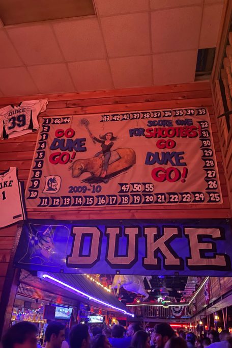 rw-duke-shooters Feier nach dem Basketballspiel
