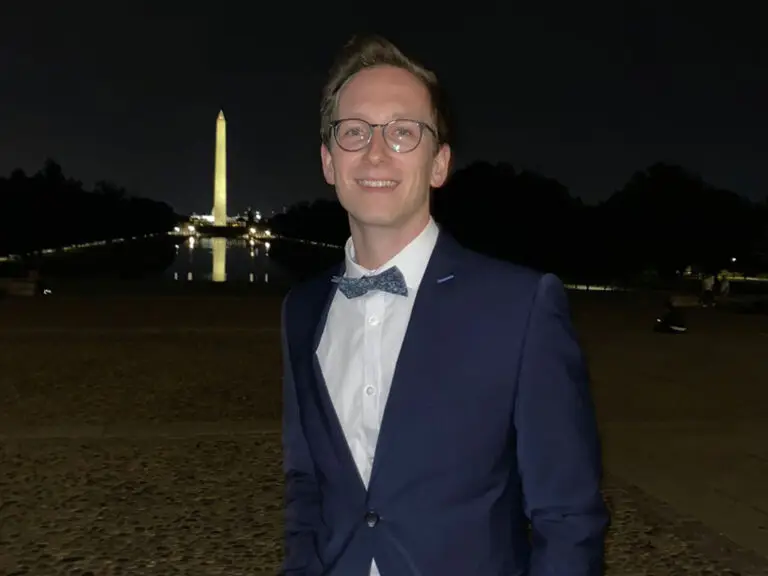 Nach einer vom ISH organisierten Gala im U.S. Institute of Peace schossen wir dann mitten in der Nacht noch schöne Fotos im Anzug am Lincoln Memorial mit dem Washington Monument im Hintergrund. Einmalig!