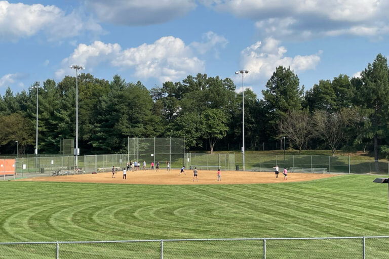Softball-Feld in der Nähe der Law School